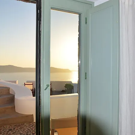 Stefani Suites Apart Otel Fira (Santorini)