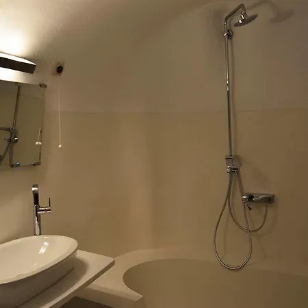 Stefani Suites Apart Otel Fira (Santorini)