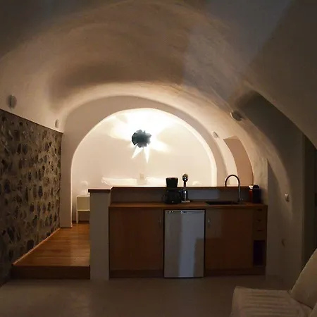 Stefani Suites Aparthotel Fira (Santorini)