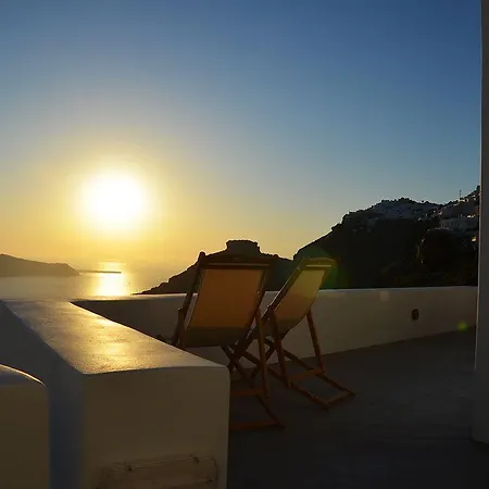Stefani Suites Fira (Santorini)