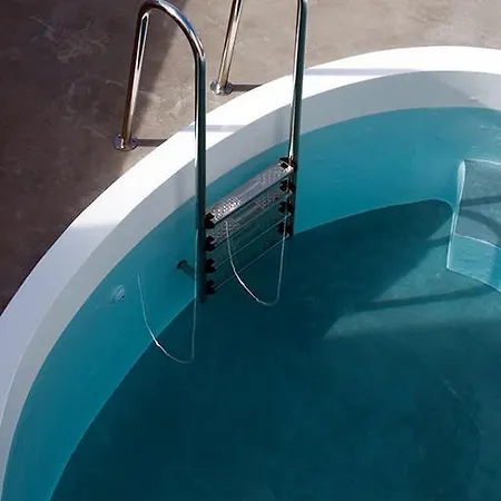 Stefani Suites 2* Fira (Santorini)